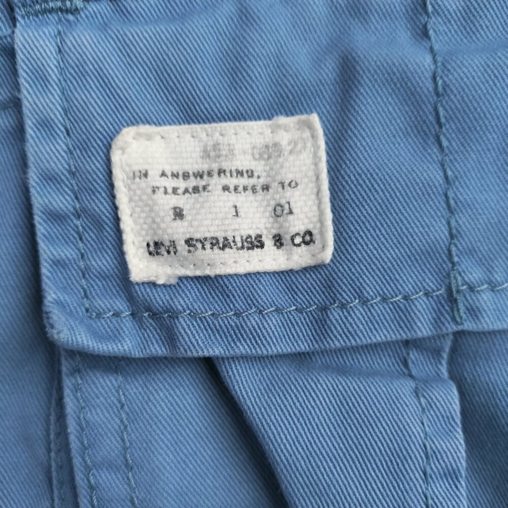 Levi's 32" Mens Cargo Shorts Blue 100% Cotton Flap Pockets Made in Egypt GUC - Picture 6 of 6